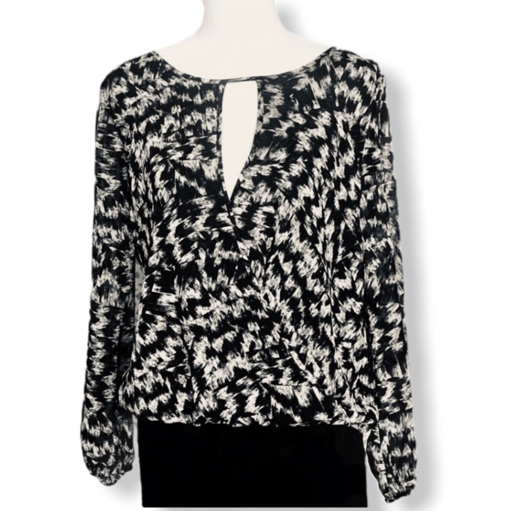 VINCE CAMUTO Surplice Wrap Chiffon Long Sl…